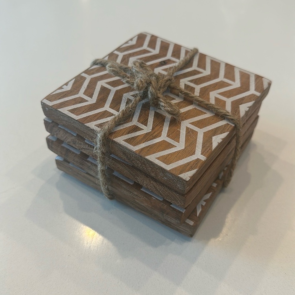 Tiki wooden coaster set